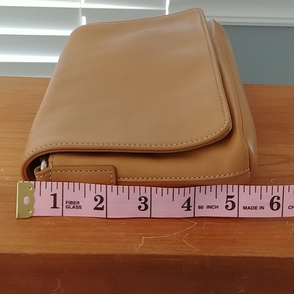 Coach, - Picture 9 of 9